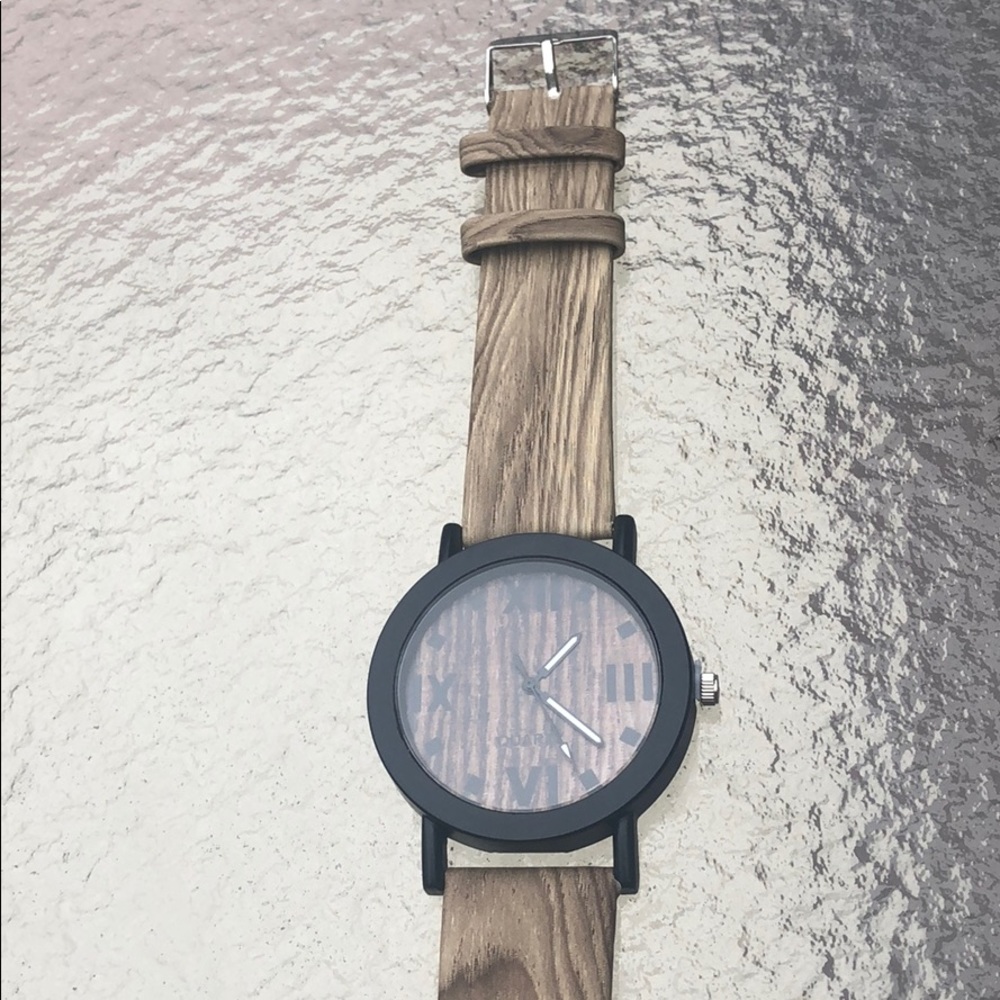 Wood grain look alike watch. Stainless back. - Picture 3 of 7